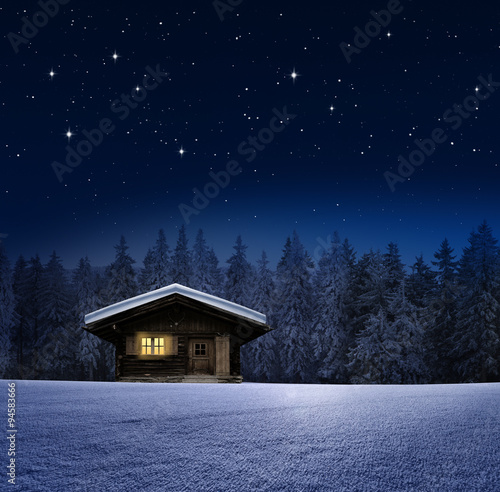 Schihütte im winterwald