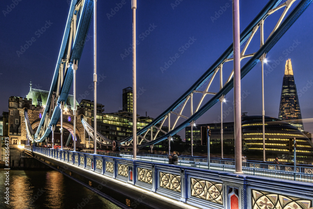 Obraz premium Tower Bridge, London at night.