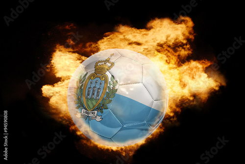 Foto football ball with the flag of san marino on fire