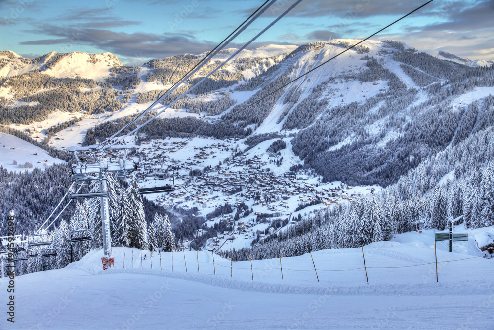 Obraz premium Cityscape of the town of Chatel in the Portes du Soleil in France on a sunny morning. 