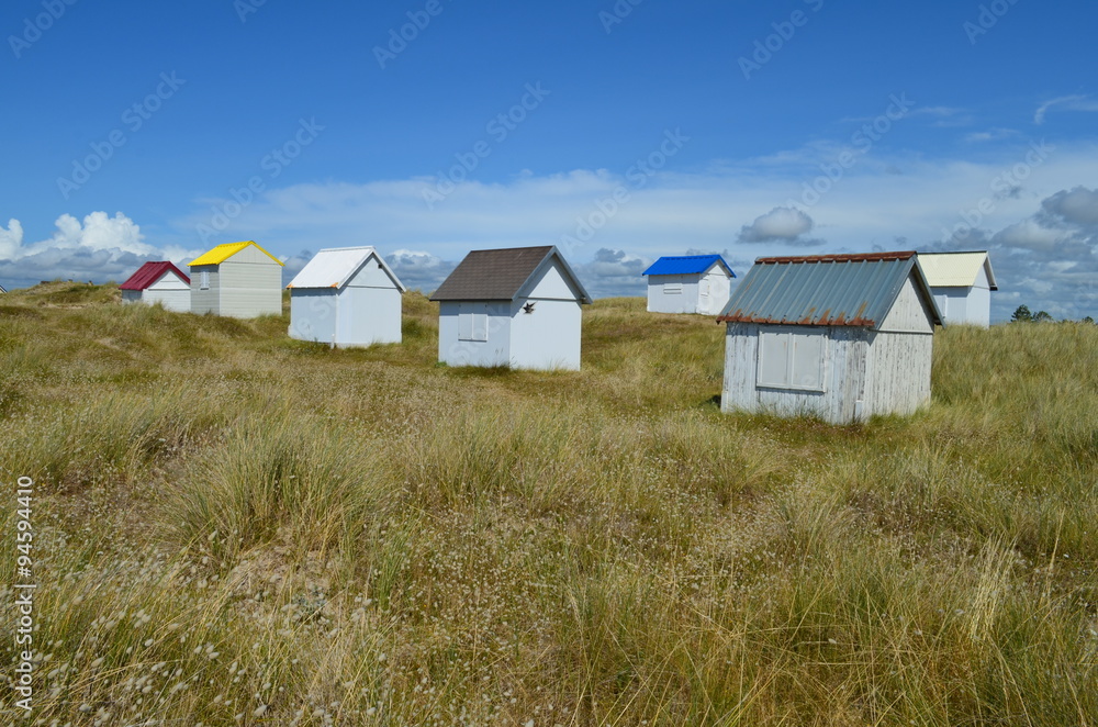 Cabanes de plage à Gouville-sur-Mer (Manche-Normandie)