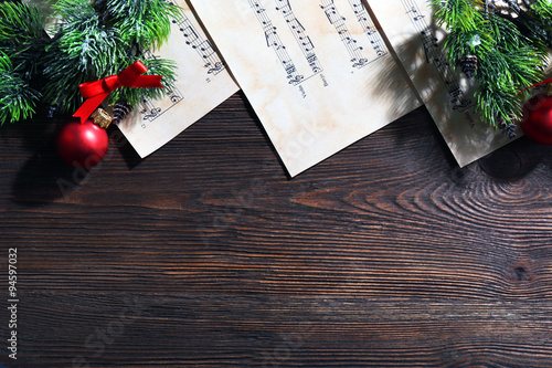 Music and Christmas decor o...