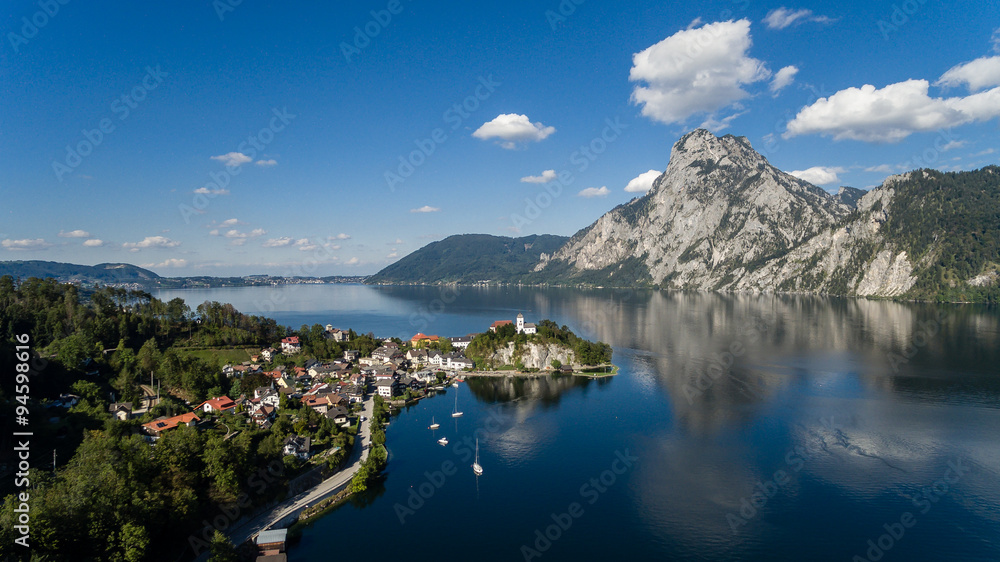 traunsee mit traunstein, Luftaufnahme