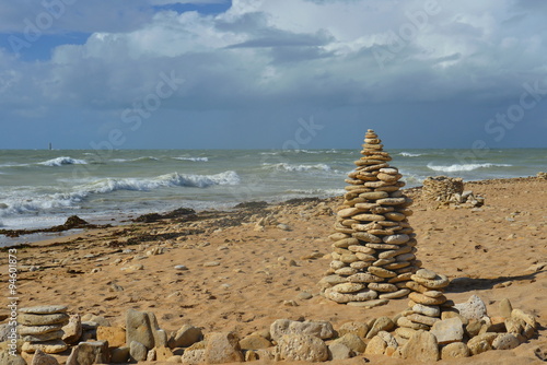 Steint  rme am Strand