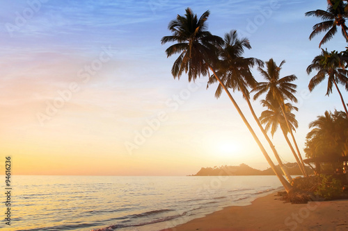 Fototapeta Naklejka Na Ścianę i Meble -  beautiful sunset on the tropical beach