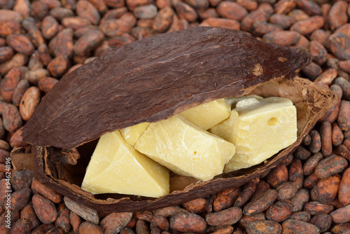 Natural cocoa butter