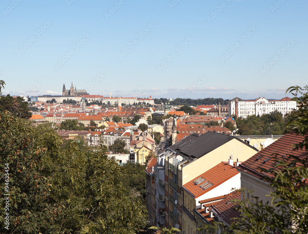 Вид на исторический район Праги со смотровой площадки.