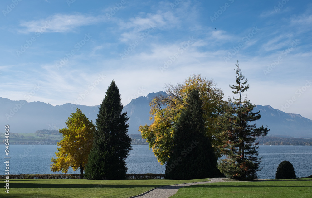 Gepflegter Park in der Schweiz