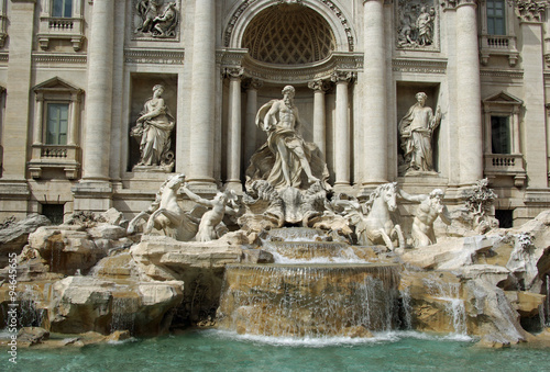 Rome, le décor baroque de la fontaine de Trevi, Italie