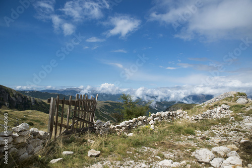 Fototapeta Naklejka Na Ścianę i Meble -  gate in the mountains