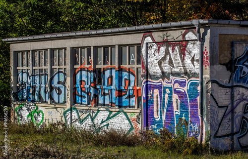 Graffiti an einem Schuppen am Bahnhof Griebnitzsee (Potsdam)