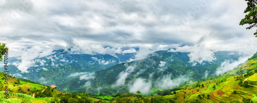 Konstfotografi Clouds on the northwestern highlands with clouds flying across the mountain below are terraces and barren hills