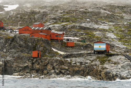 base antarctique Primavera, Argentine, côte Danco, Terre de Graham, Antarctique photo