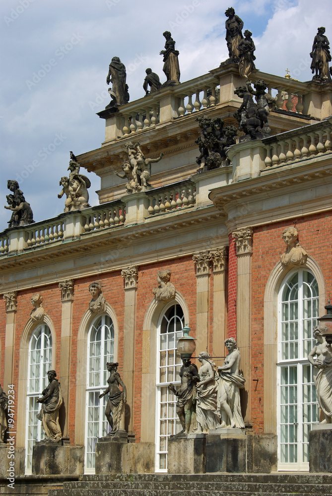 Potsdam, terrasses et statues du Neues Palais, Allemagne
