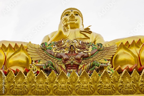 Slika na platnu The Golden colossus of Buddhism in Thailand Temple
(They are public domain or t