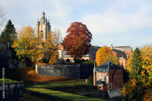 Collégiale et fortification de la ville d'Avesnes sur Helpe photo