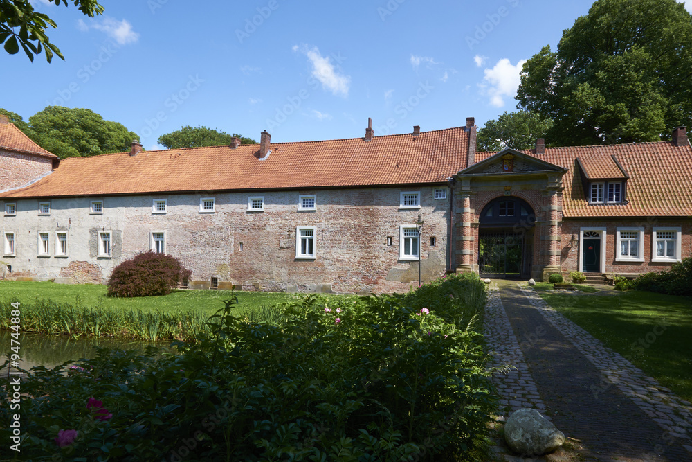 Burg Berum im Ortsteil von Hage, Berum, Ostfriesland, Niedersach