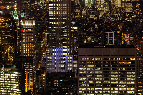 Hochhäuser in Manhattan, New York City, bei Nacht