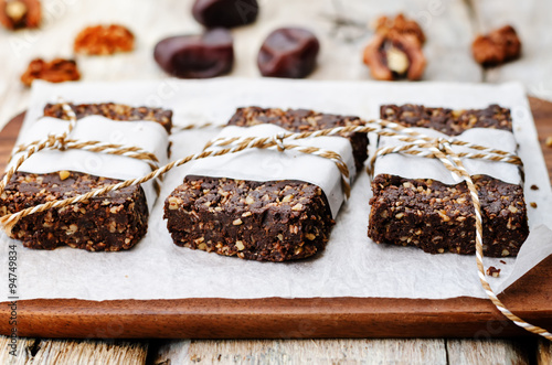 raw vegan dates coconut walnut chocolate bars