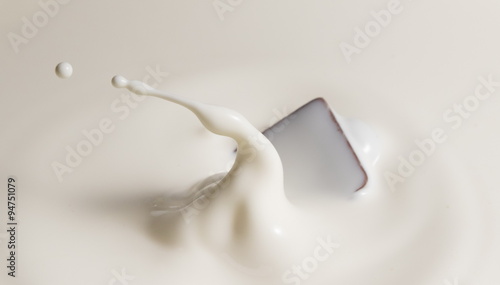 chocolate falls in milk