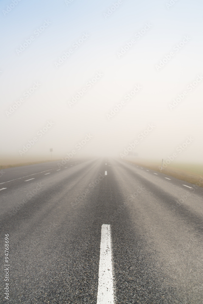 Fototapeta premium heavy fog on a road