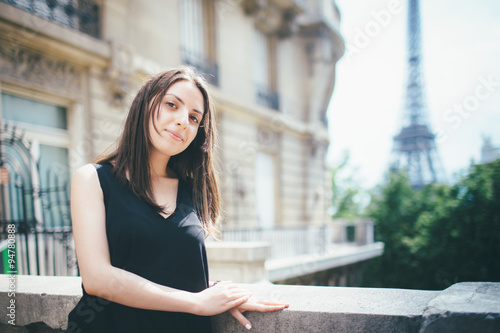 beautiful young women in Paris