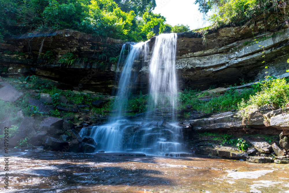 Fototapeta premium Thmor Tada Waterfall Kampot, Cambodia Oct 2015 