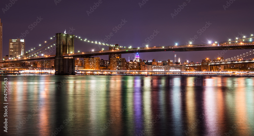 Naklejka premium Most Brookliński w nocy, Nowy Jork