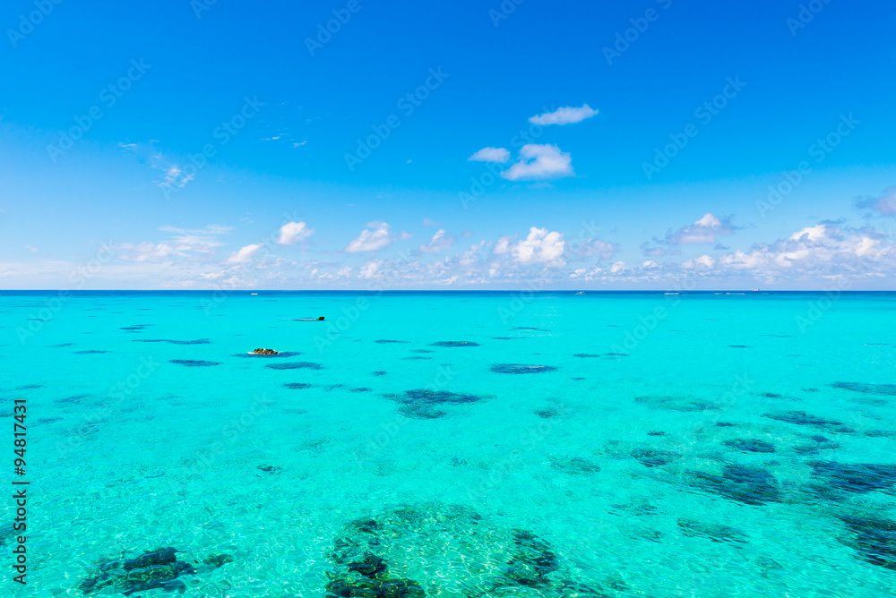 Obraz premium Sea, sky, seascape. Okinawa, Japan.