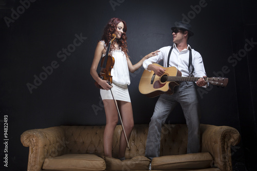 Happy Musician Couple © ellisia