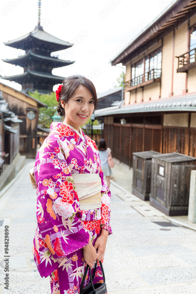 Japanese woman visit yasaka pagoda