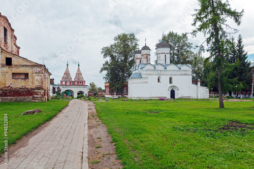 Rizpolozhensky Monastery in Suzdal photo