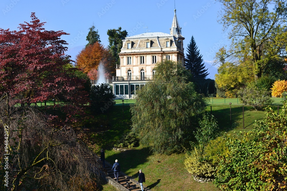 Fototapeta premium Verbania, Villa Taranto. I colori dell'autunno