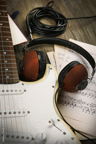 Electric guitar with headph...