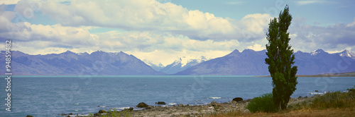 Tablou pe pânză Panoramic view of Argentina's largest lake, Lago Argentino in Parque Nacional La