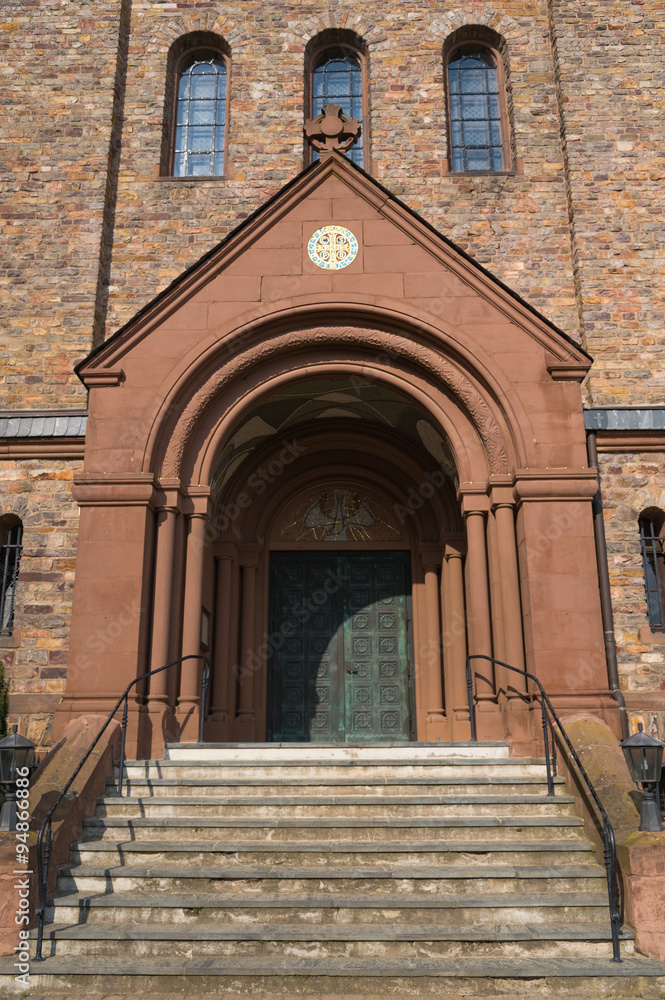 Eingang zur Klosterkirche St Hildegard