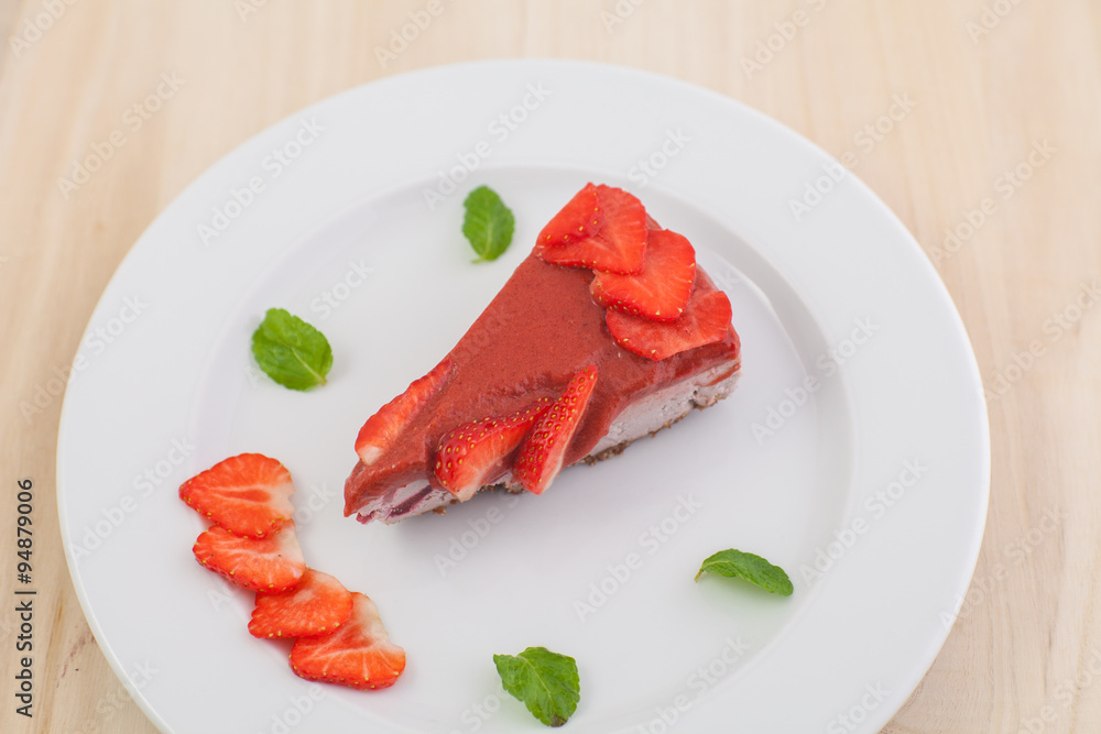 RAW white chocolate strawberries cake RAW white chocolate strawberries cake