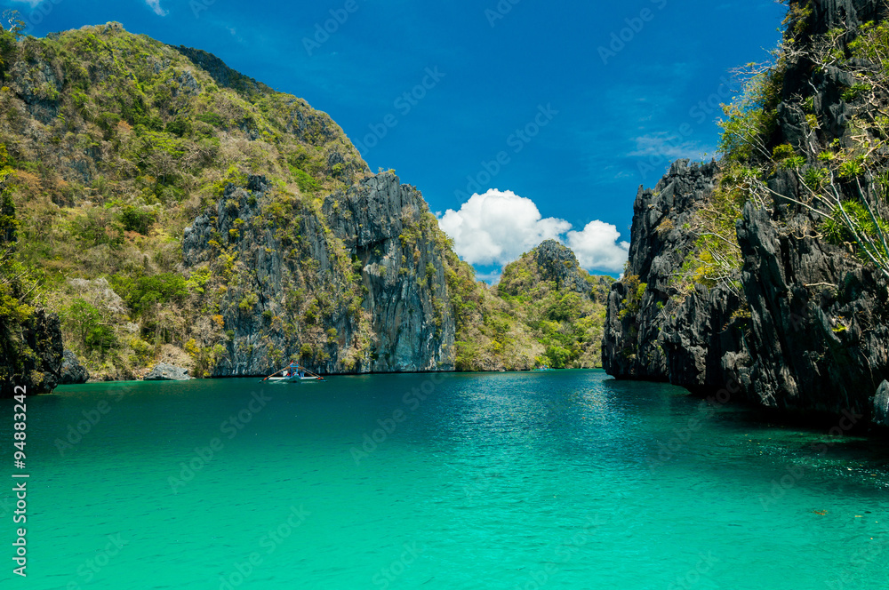 Fototapeta premium Seascapes seaviews of El Nido islands during boattrips 