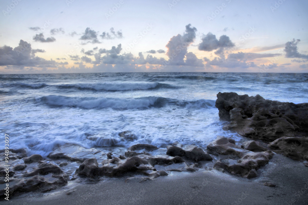 Blowing Rocks Sunrise / Sunrise at the Blowing Rocks Beach in south Florida