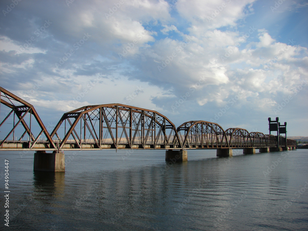 Railroad bridge over Columbia river Railroad bridge over Columbia river
