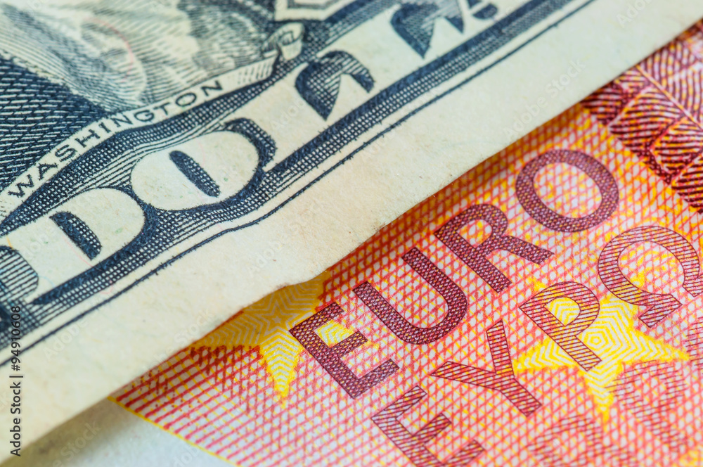 Obraz premium U.S. one dollar bill and ten euro