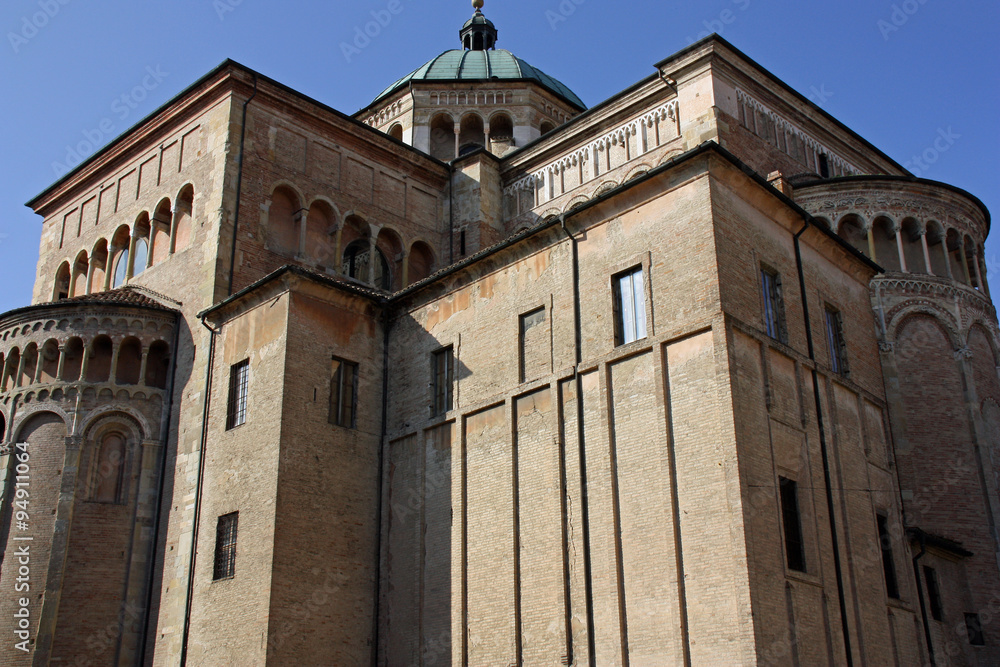 Parme, le chevet de la cathédrale de style roman-lombard, Italie