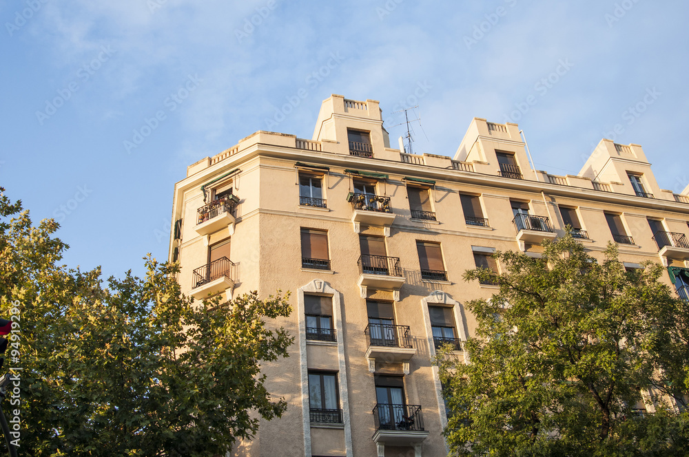 Obraz premium Building in Delicias neighborhood, Madrid.
