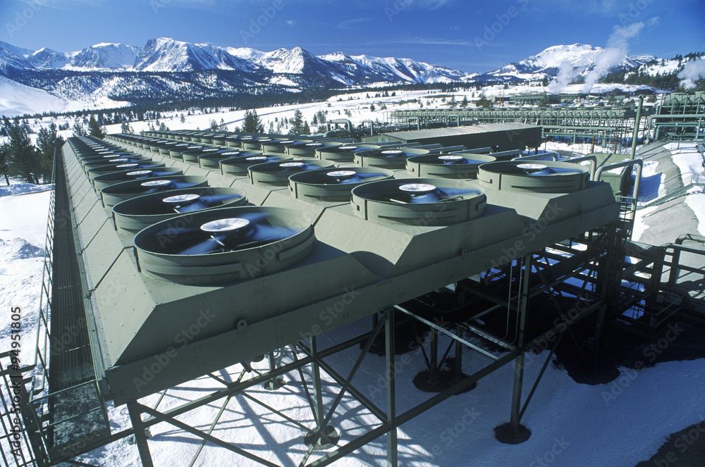 Fototapeta premium Hot water to electric power at the Geothermal Power Plant at Mammoth-Pacific, CA