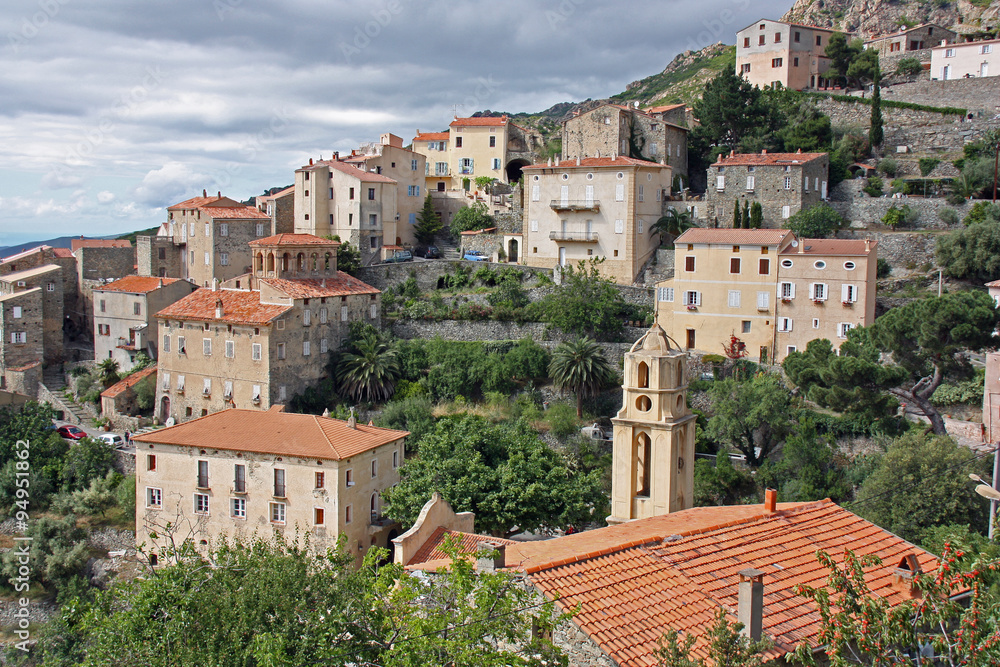 Corse, panorama sur le village de Lama