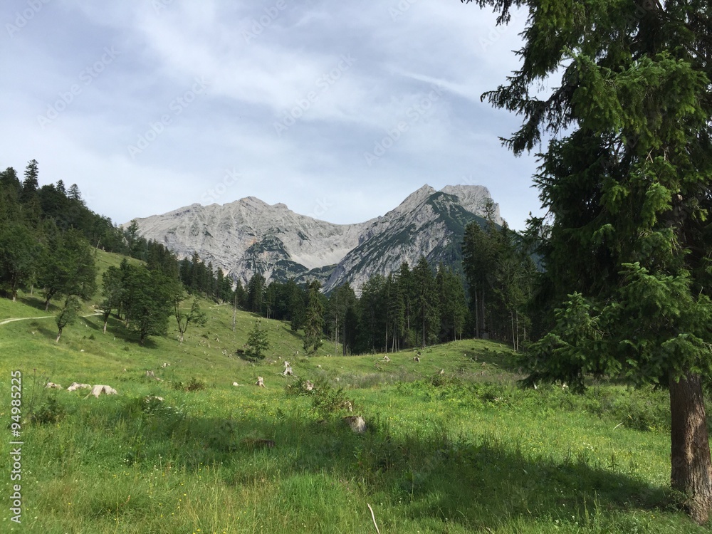 Blick auf Berge des Karwendelgebiets