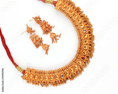 Obraz na płótnie Indian Traditional Gold Jewellery Necklace & Earrings Isolated On White