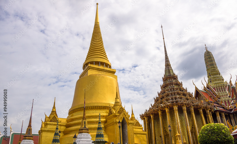 Fototapeta premium Thai temple 