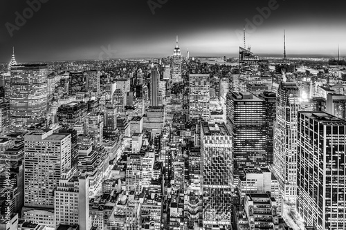 Fototapeta Panorama centrum Manhattanu w Nowym Jorku czarno-biała XL