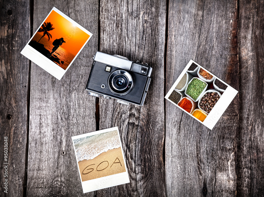 Obraz premium Camera and photos from Goa